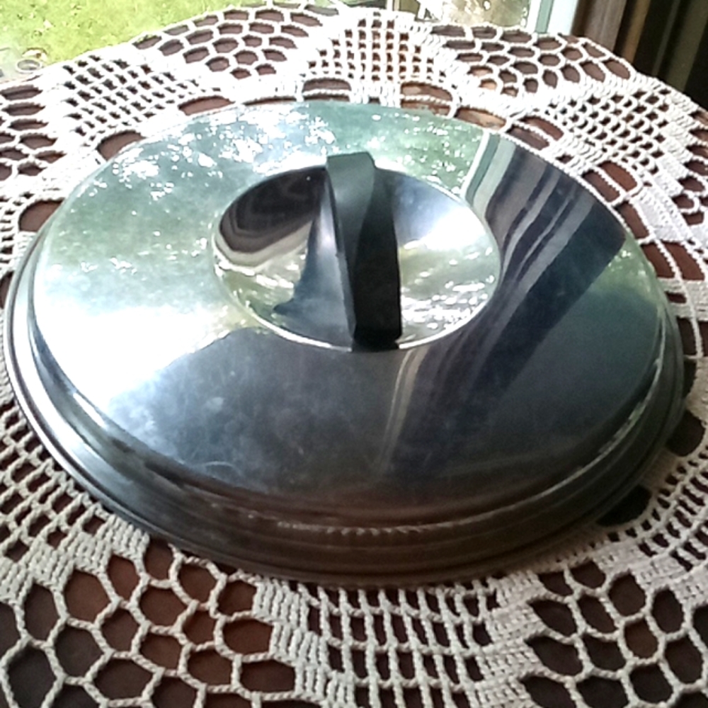 Vintage Ekco ware lid for fry or sauce pan